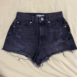 Garage Black Destructed Festival Short